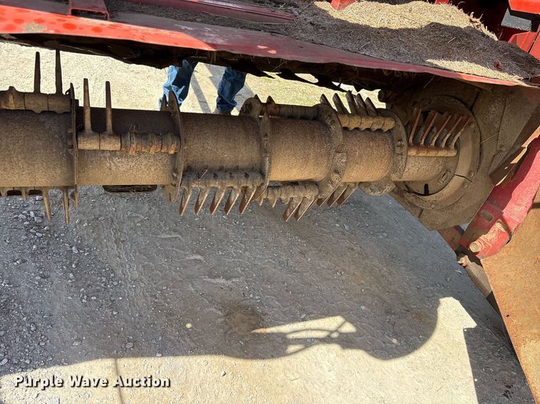 image for item OB9559 2005 New Holland Discbine 1432 swather / windrower