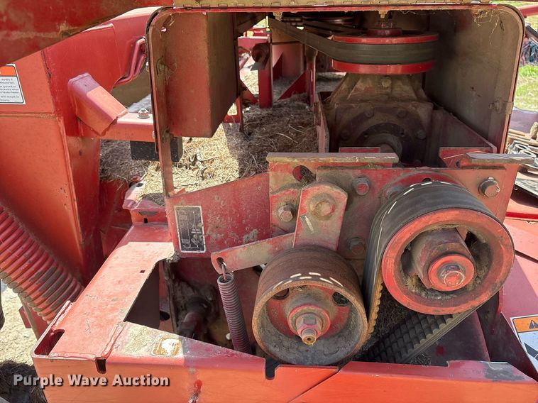 image for item OB9559 2005 New Holland Discbine 1432 swather / windrower