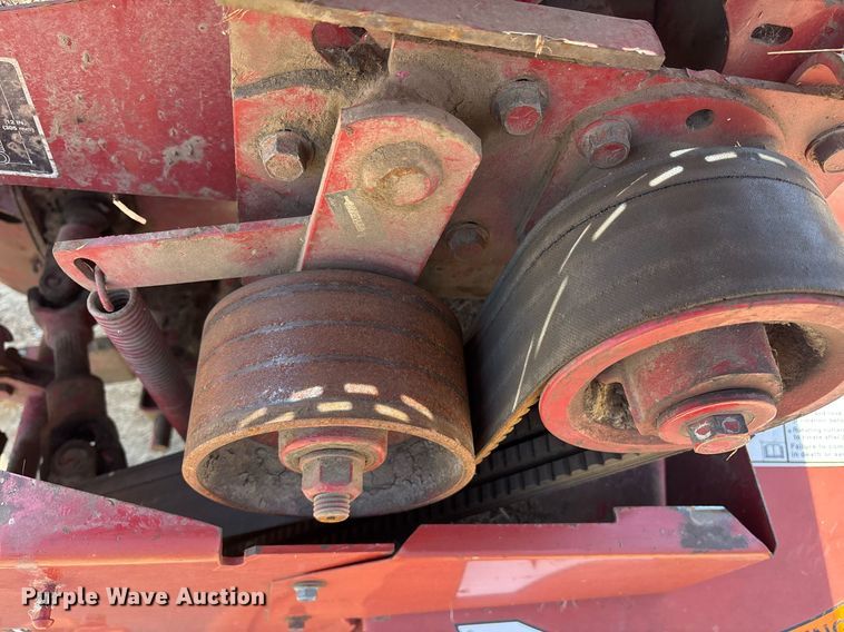 image for item OB9559 2005 New Holland Discbine 1432 swather / windrower