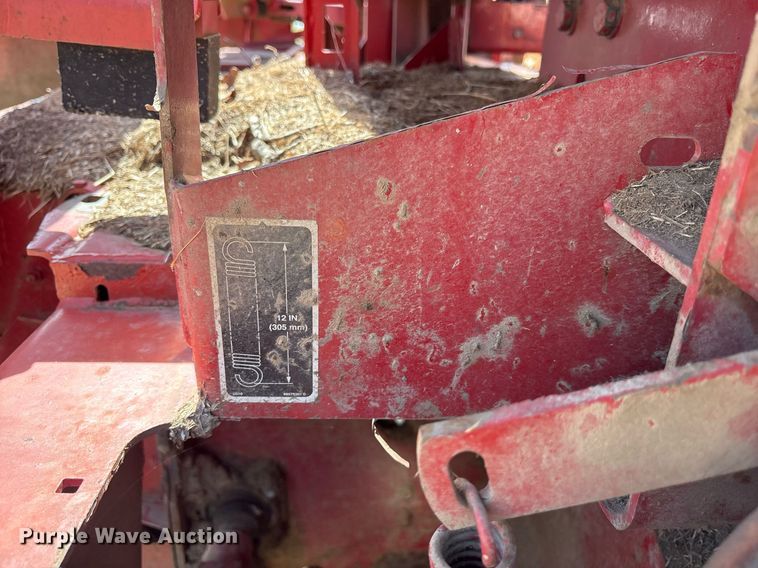 image for item OB9559 2005 New Holland Discbine 1432 swather / windrower