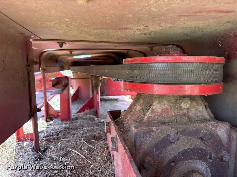 image for item OB9559 2005 New Holland Discbine 1432 swather / windrower