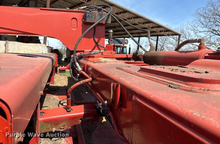 image for item OB9559 2005 New Holland Discbine 1432 swather / windrower