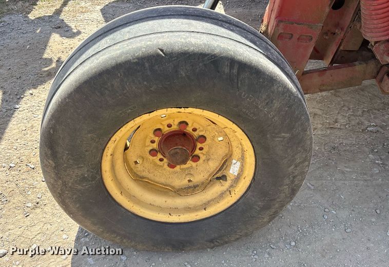 image for item OB9559 2005 New Holland Discbine 1432 swather / windrower