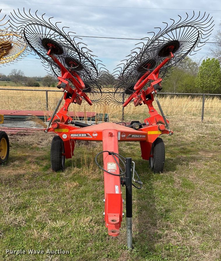 image for item OB9563 Kuhn SR 108 Gii hay rake