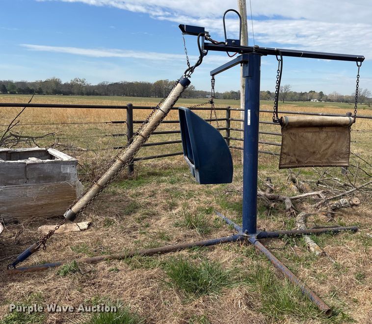 image for item OB9568 Lewis Cattle Oiler Co cattle rub