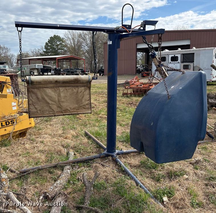 image for item OB9568 Lewis Cattle Oiler Co cattle rub
