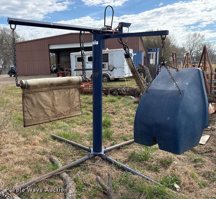 image for item OB9568 Lewis Cattle Oiler Co cattle rub