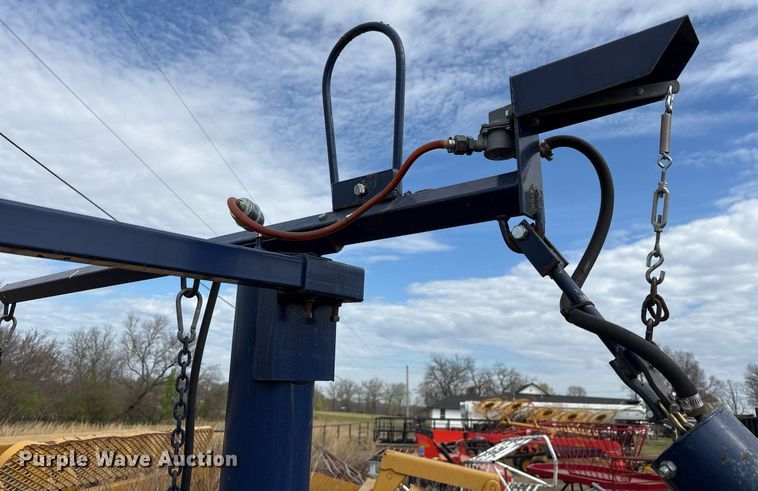 image for item OB9568 Lewis Cattle Oiler Co cattle rub