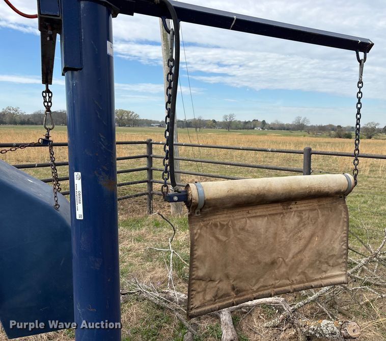 image for item OB9568 Lewis Cattle Oiler Co cattle rub