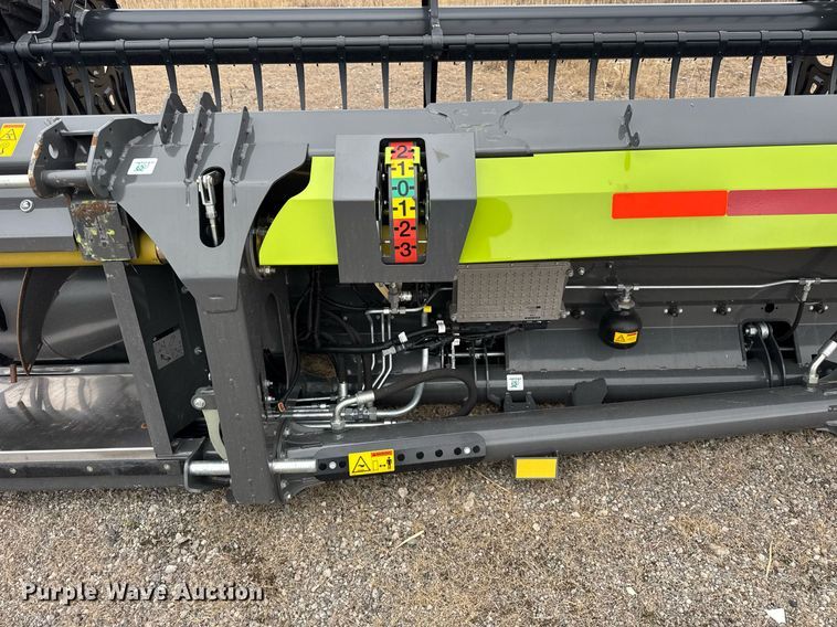 image for item YA0367 2021 Claas Convio Flex 1380 flex draper head