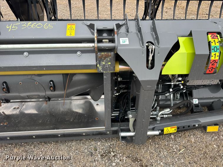 image for item YA0367 2021 Claas Convio Flex 1380 flex draper head