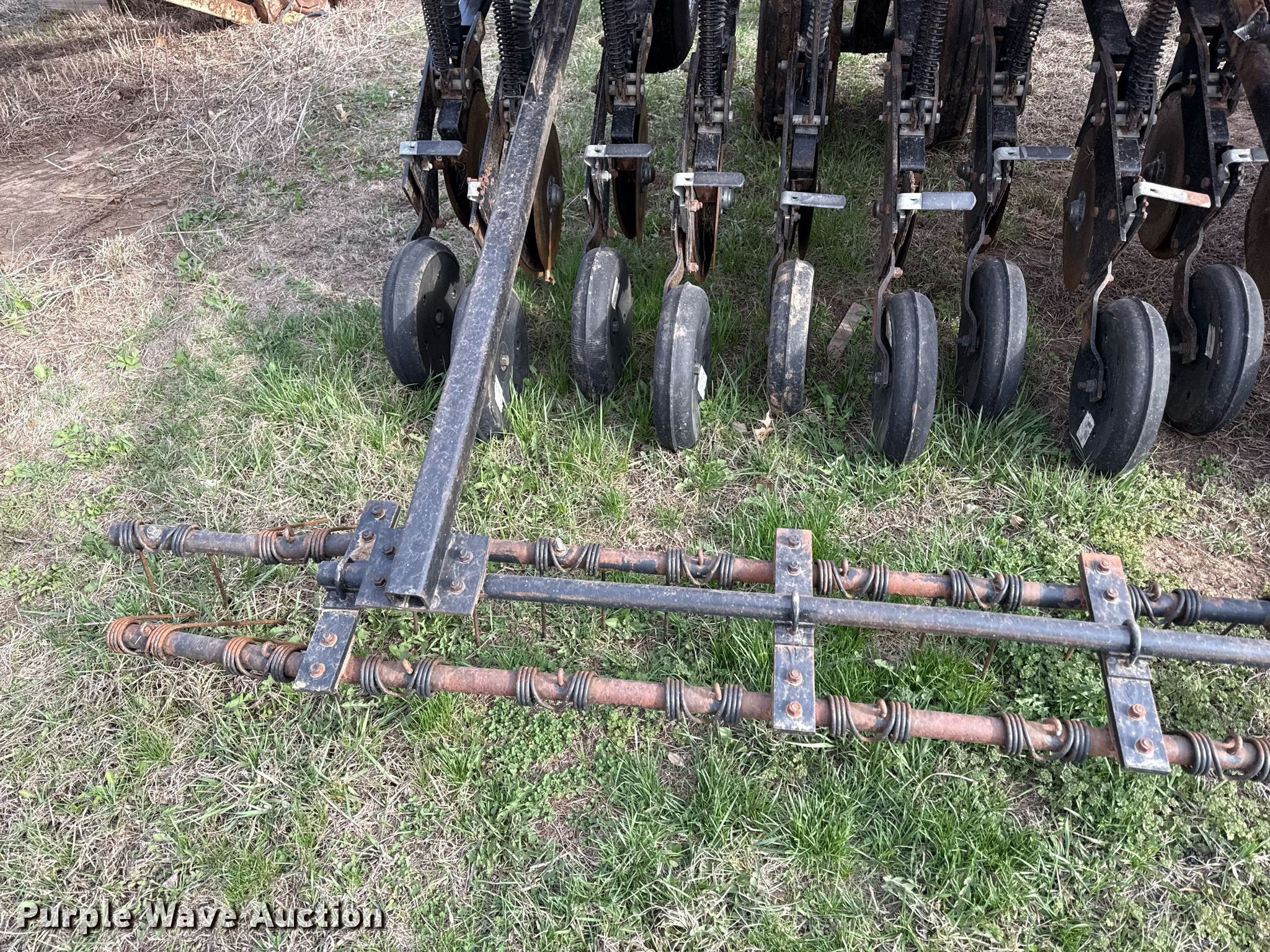 Case IH 5400 no-till grain drill in Berryton, KS | Item DQ6516