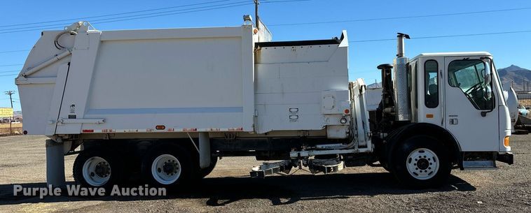 image for item DH8641 2005 Sterling  Condor refuse truck