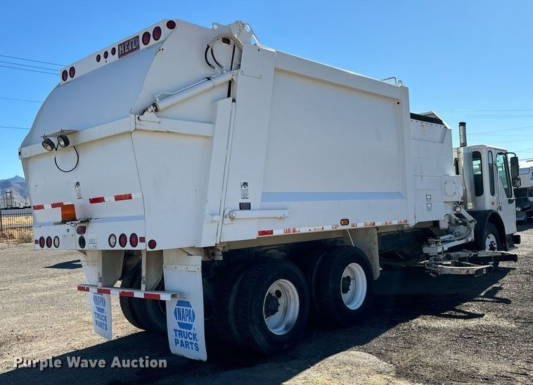 image for item DH8641 2005 Sterling  Condor refuse truck
