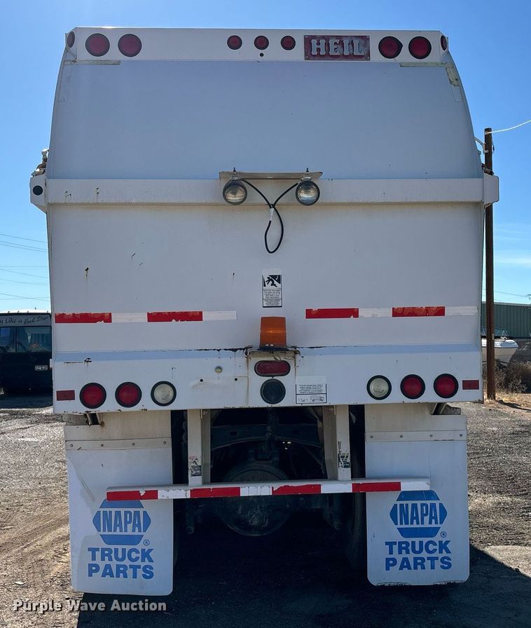 image for item DH8641 2005 Sterling  Condor refuse truck