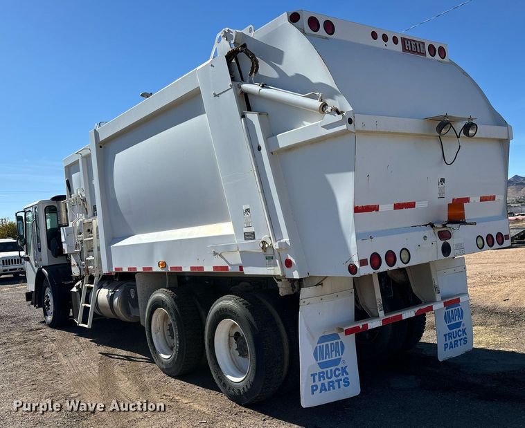 image for item DH8641 2005 Sterling  Condor refuse truck
