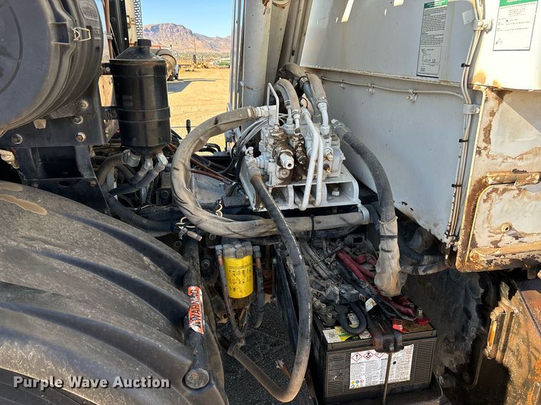 image for item DH8641 2005 Sterling  Condor refuse truck