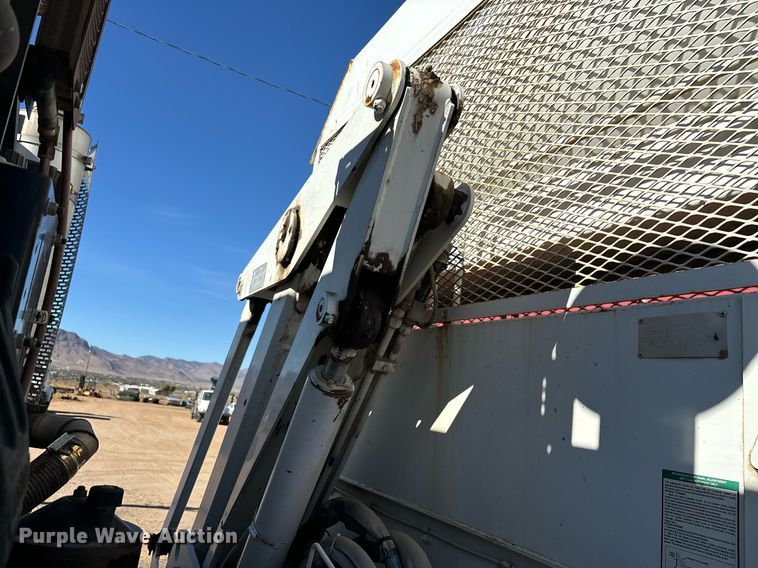 image for item DH8641 2005 Sterling  Condor refuse truck