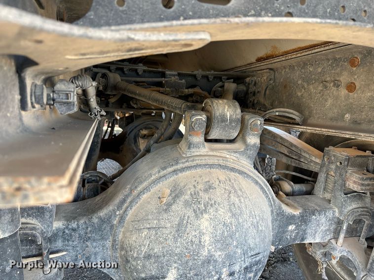 image for item DH8641 2005 Sterling  Condor refuse truck