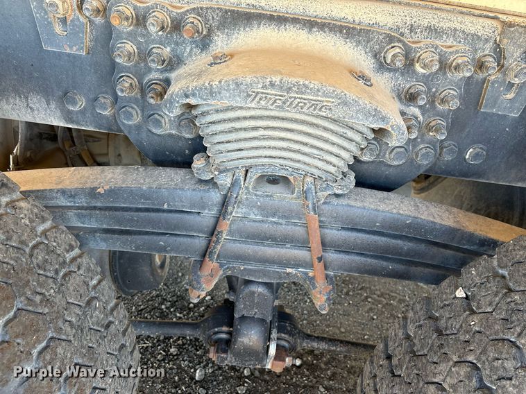 image for item DH8641 2005 Sterling  Condor refuse truck