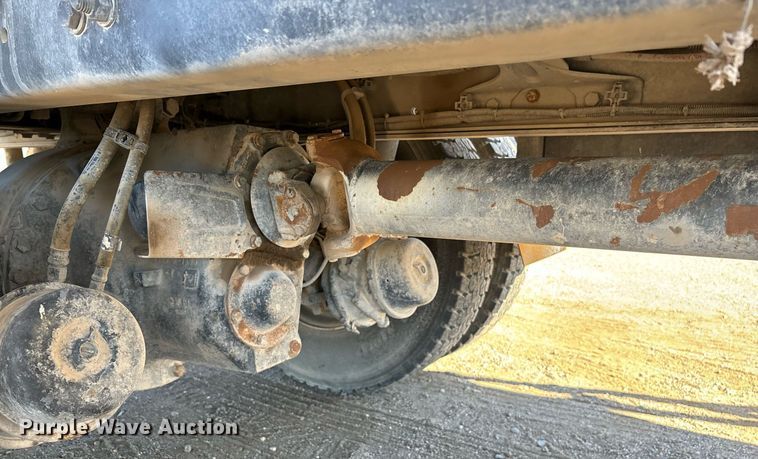 image for item DH8641 2005 Sterling  Condor refuse truck