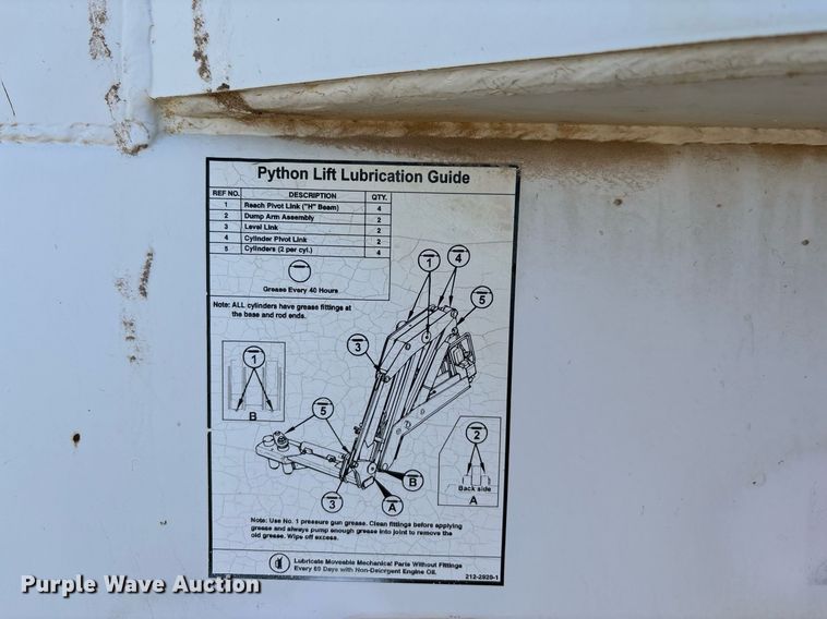 image for item DH8641 2005 Sterling  Condor refuse truck