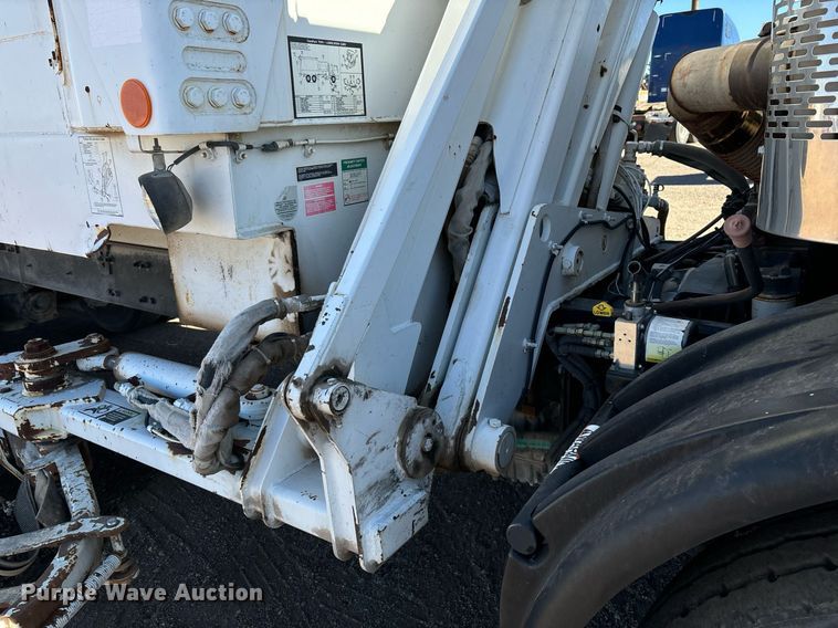 image for item DH8641 2005 Sterling  Condor refuse truck