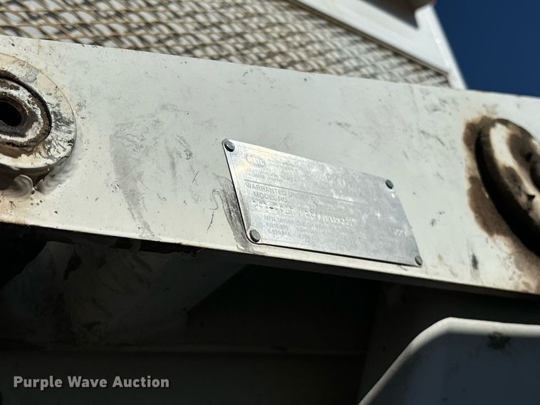 image for item DH8641 2005 Sterling  Condor refuse truck