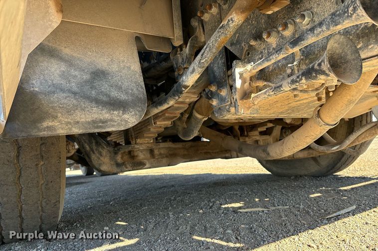 image for item DH8641 2005 Sterling  Condor refuse truck