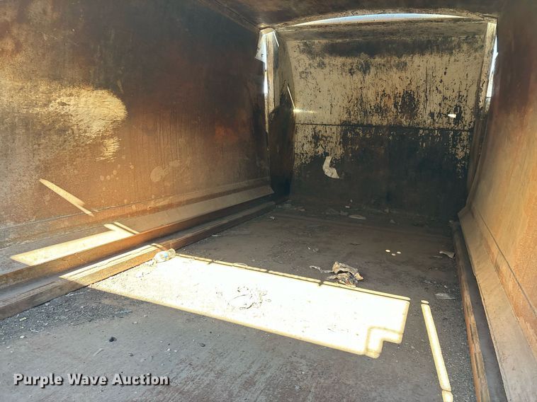 image for item DH8641 2005 Sterling  Condor refuse truck