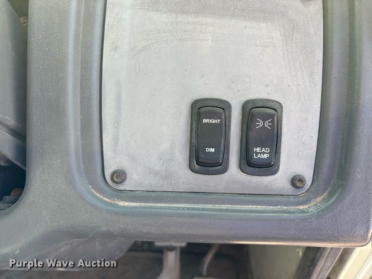 image for item DH8641 2005 Sterling  Condor refuse truck