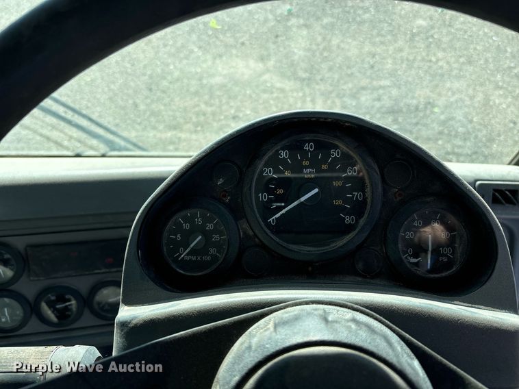 image for item DH8641 2005 Sterling  Condor refuse truck