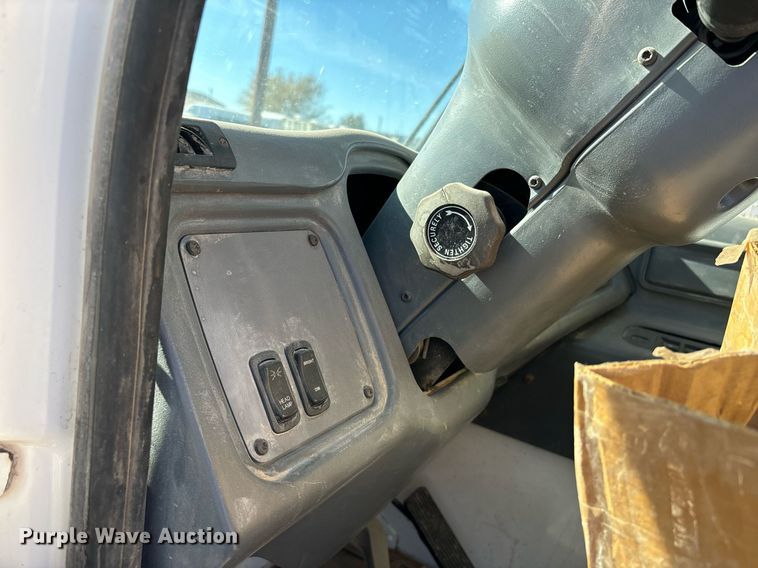 image for item DH8641 2005 Sterling  Condor refuse truck