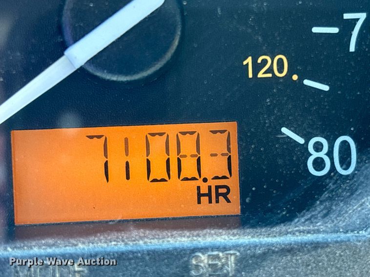 image for item DH8641 2005 Sterling  Condor refuse truck