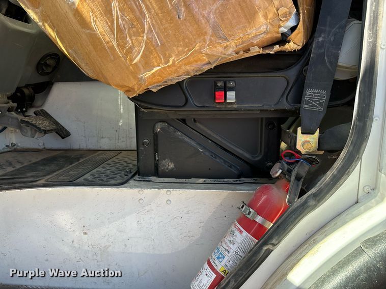 image for item DH8641 2005 Sterling  Condor refuse truck