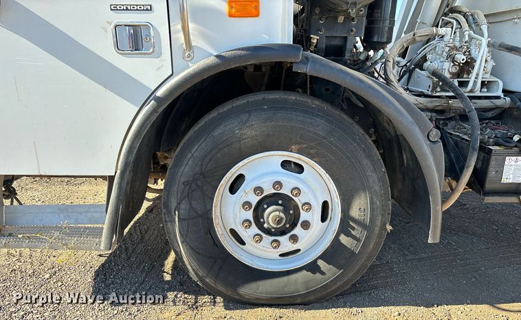 image for item DH8641 2005 Sterling  Condor refuse truck