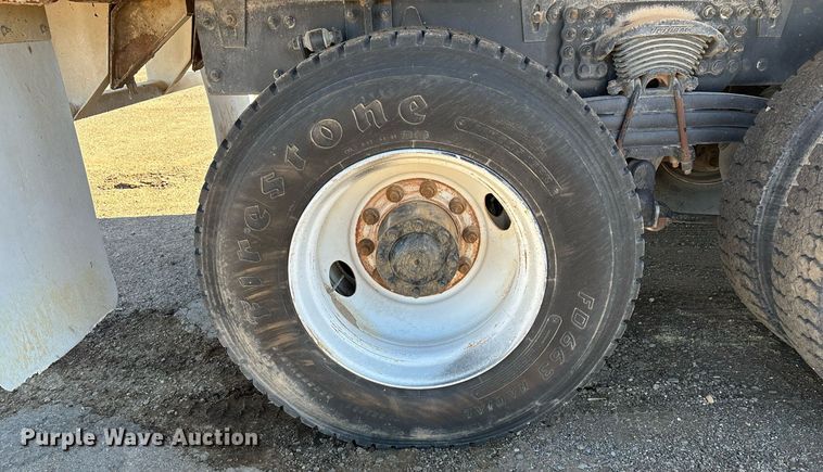 image for item DH8641 2005 Sterling  Condor refuse truck