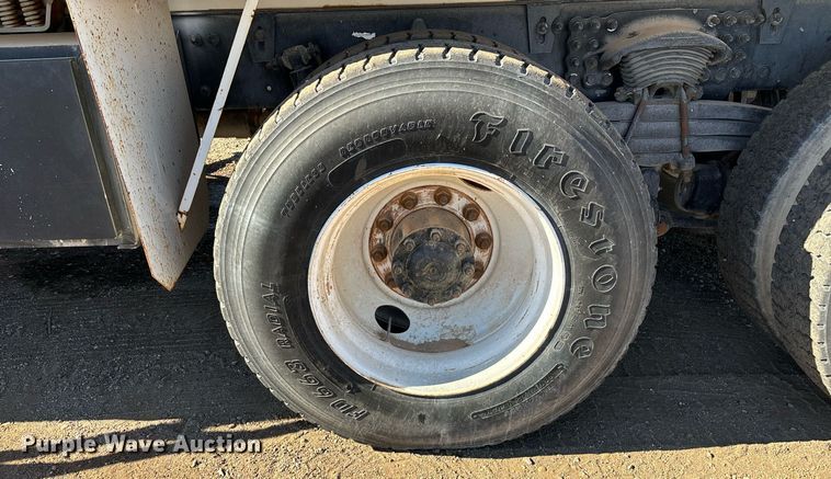 image for item DH8641 2005 Sterling  Condor refuse truck