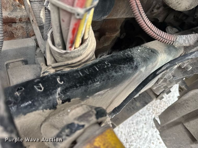 image for item DH9553 2005 Freightliner  Columbia  semi truck