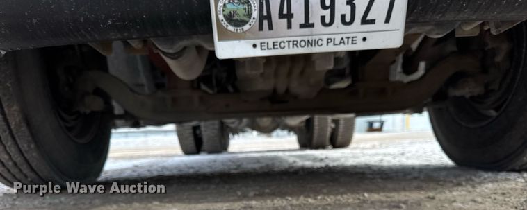 image for item DH9553 2005 Freightliner  Columbia  semi truck