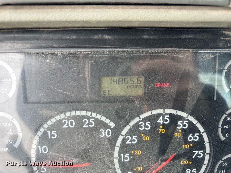 image for item DH9553 2005 Freightliner  Columbia  semi truck