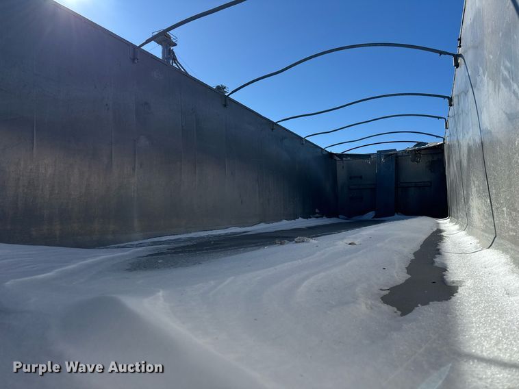 image for item DH9847 1995 East Trailer end dump trailer