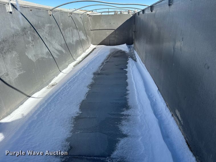 image for item DH9847 1995 East Trailer end dump trailer