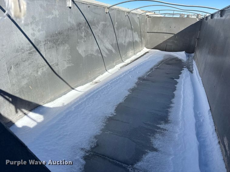 image for item DH9847 1995 East Trailer end dump trailer