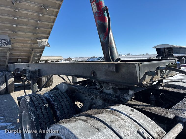 image for item DH9847 1995 East Trailer end dump trailer