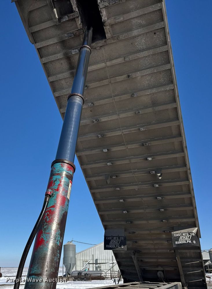 image for item DH9847 1995 East Trailer end dump trailer