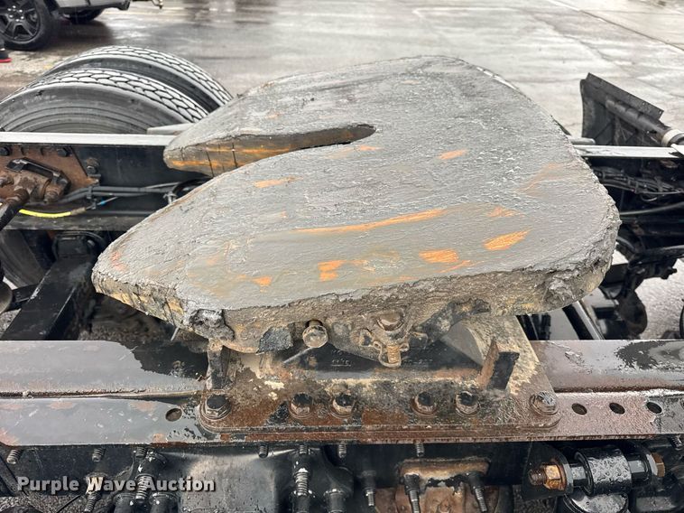 image for item DH9879 2015 Freightliner Cascadia semi truck