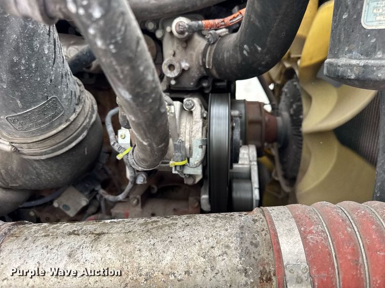 image for item DH9879 2015 Freightliner Cascadia semi truck