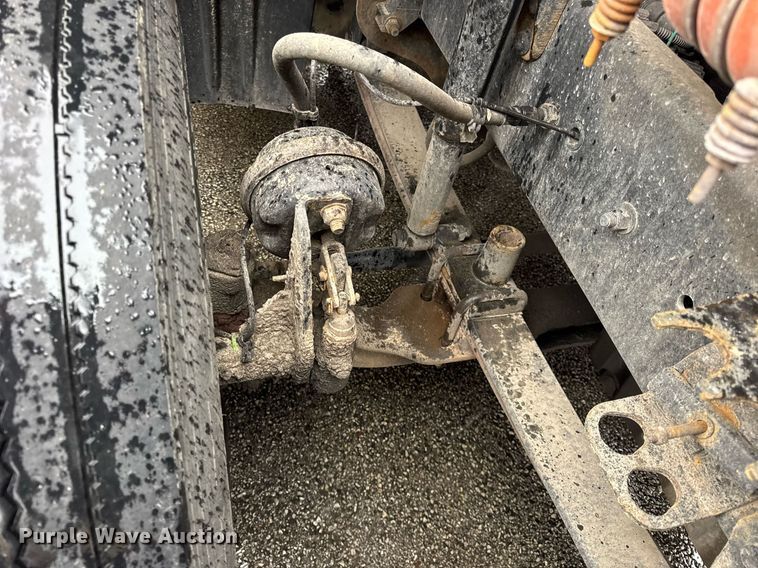 image for item DH9879 2015 Freightliner Cascadia semi truck