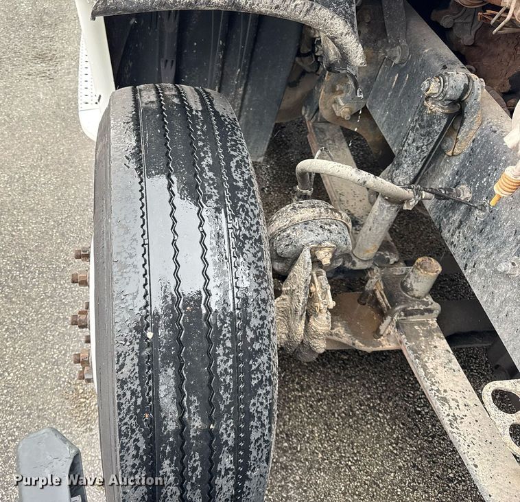 image for item DH9879 2015 Freightliner Cascadia semi truck